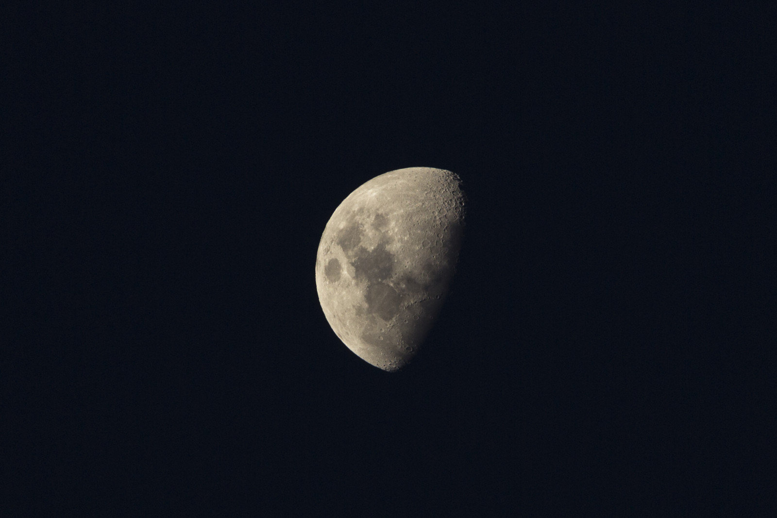Mặt trăng, mặt trăng, bề mặt