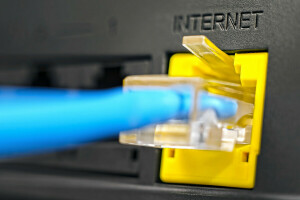 Kabel, penyambung, Internet