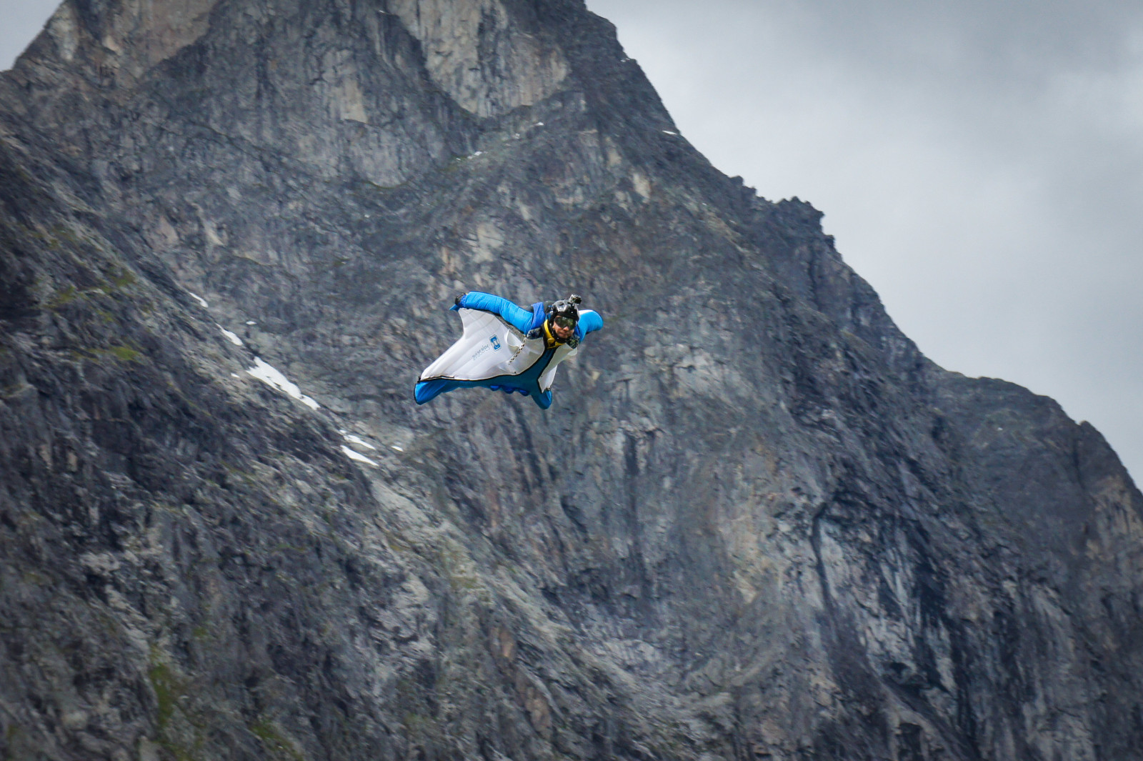 ภูเขา, เที่ยวบิน, โขดหิน, กล้อง, หมวกนิรภัย, นักบิน, ร่มชูชีพ, wingsuit