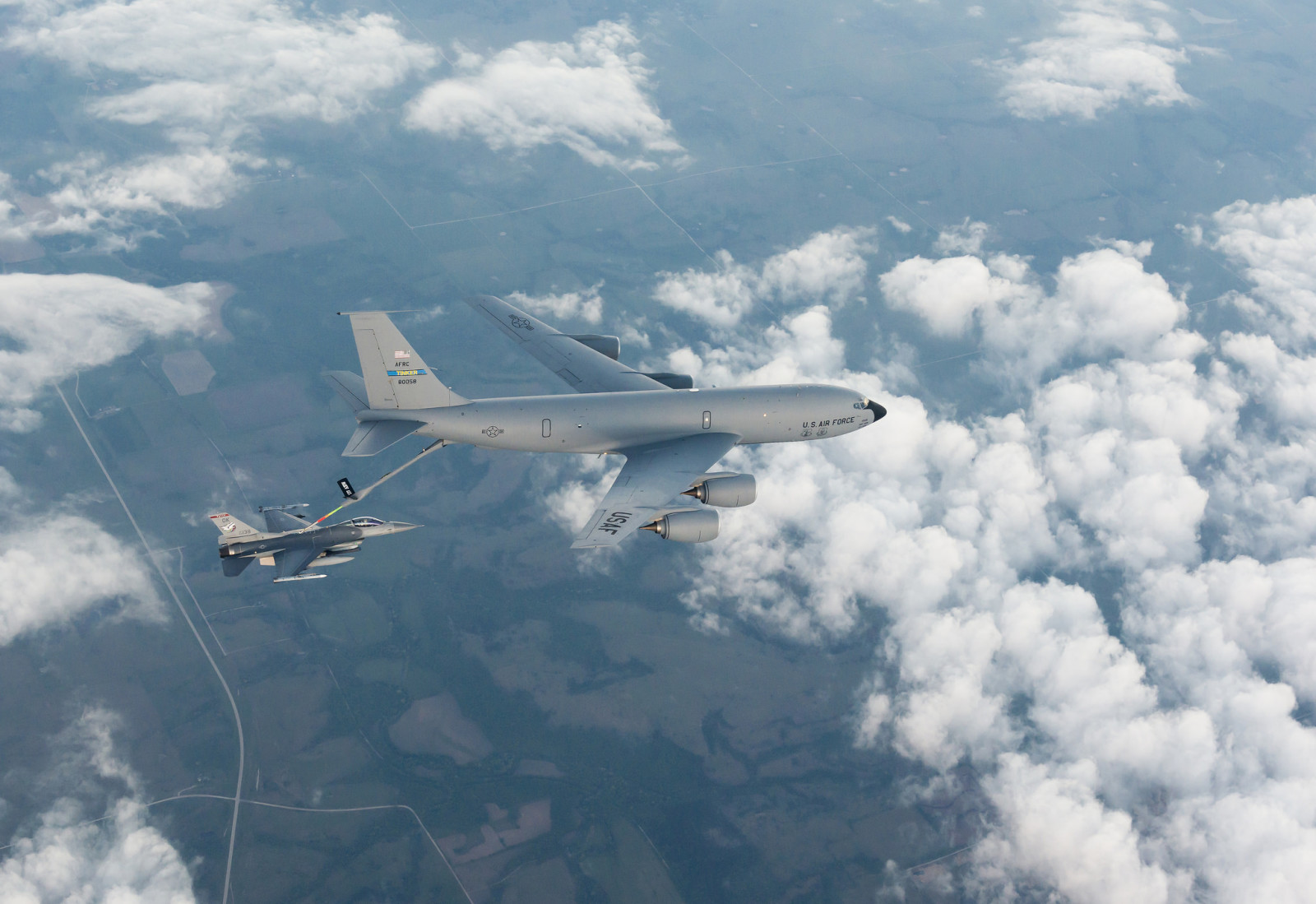 F 16, Chiến đấu chim ưng, Tiếp nhiên liệu, KC-135, Stratotanker