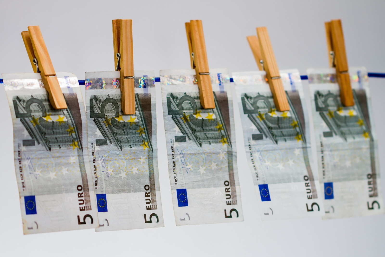 Latar Belakang, uang, Euro