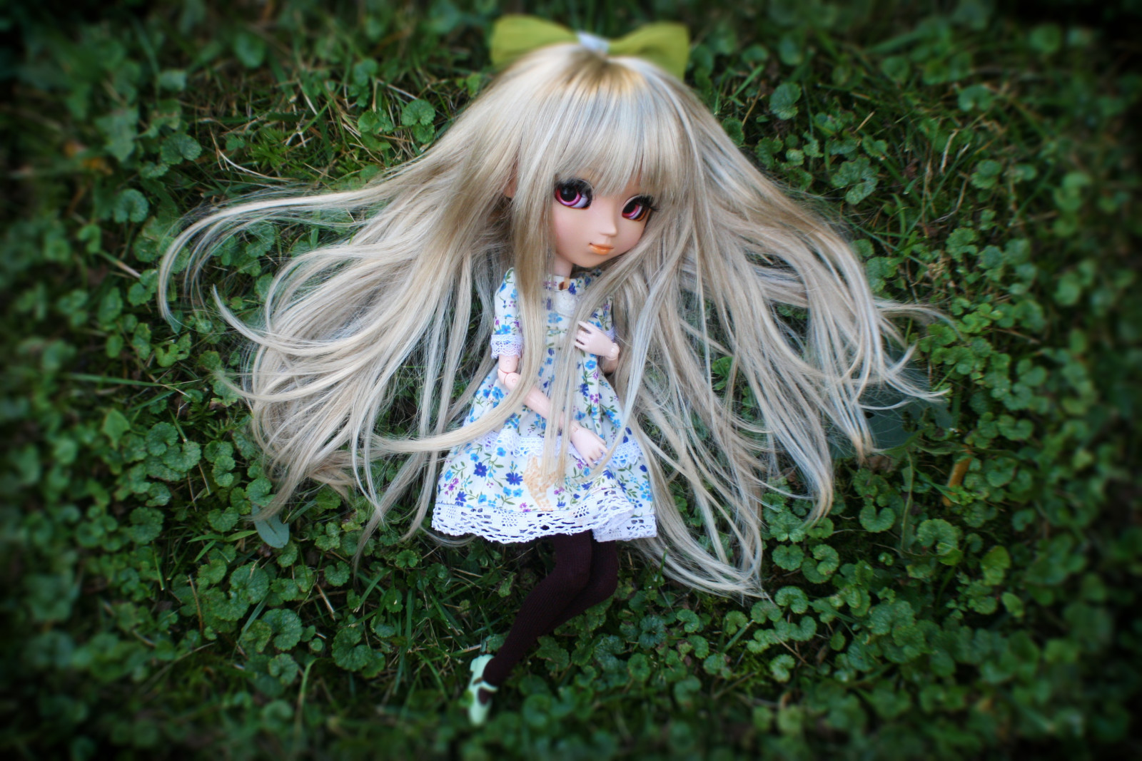 草, 長い髪, 人形