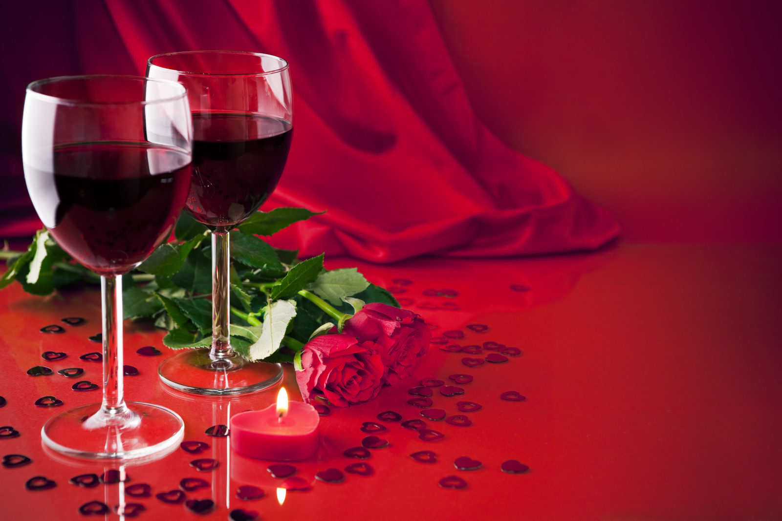 cinta, romantis, hari Valentine, hadiah, mawar, jantung, anggur, kacamata