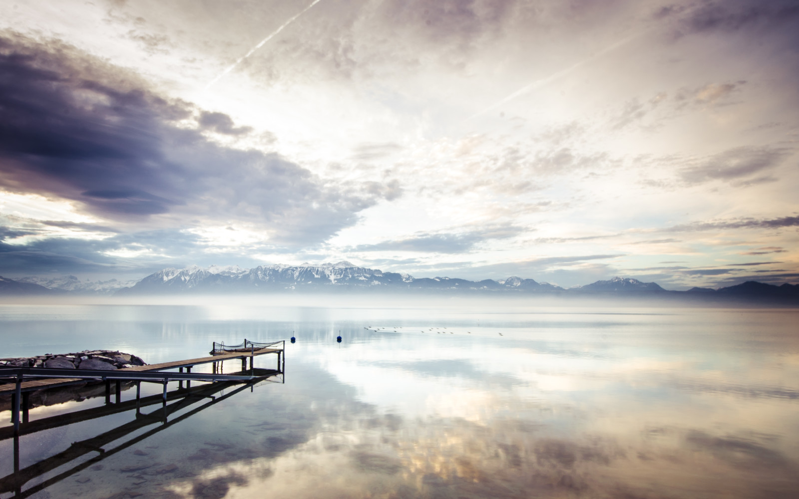Swiss, Danau Jenewa, dekat Lausanne, matahari terbit di atas Lac Leman