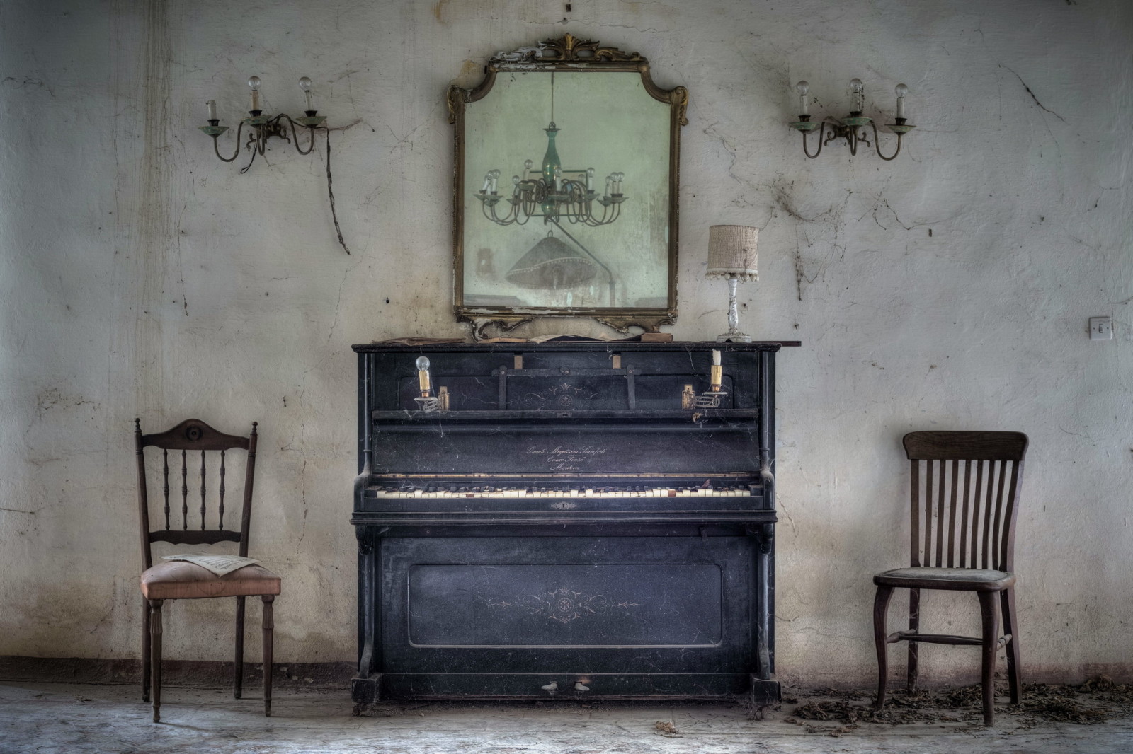 의자, 방, 피아노