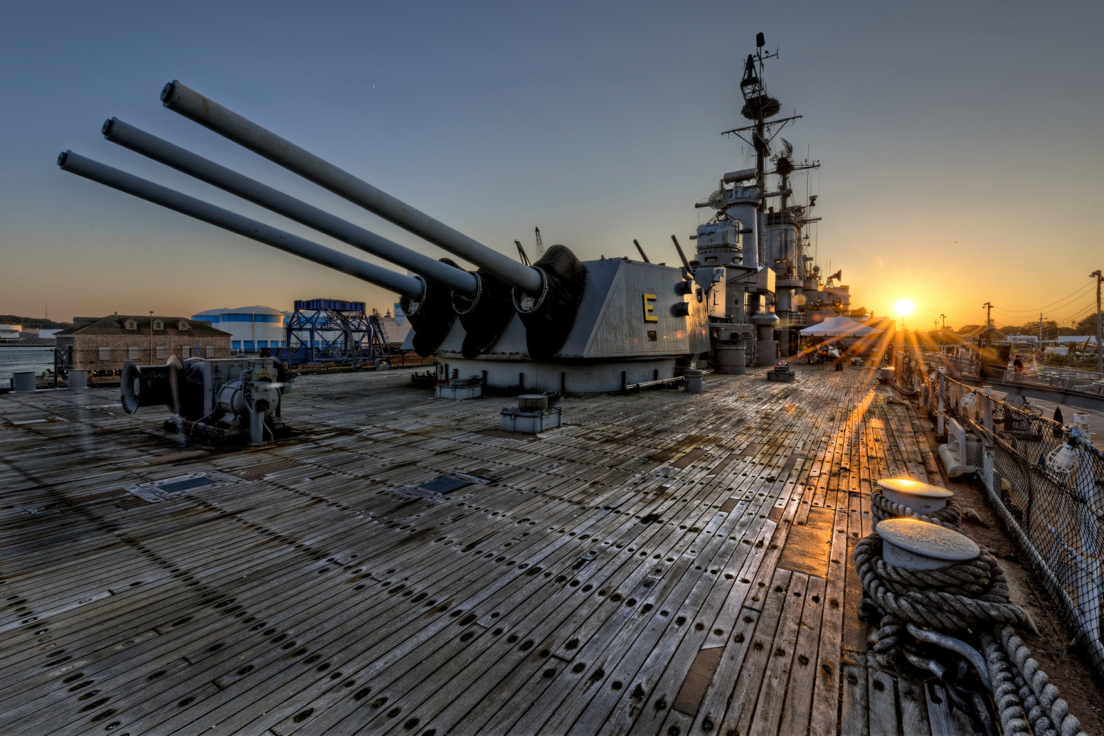 Latar Belakang, kapal, senjata, USS Salem (CA 139)