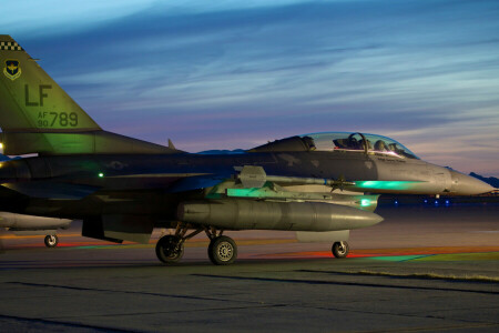 「ファイティングファルコン」, F-16C, 戦士, ファイティングファルコン