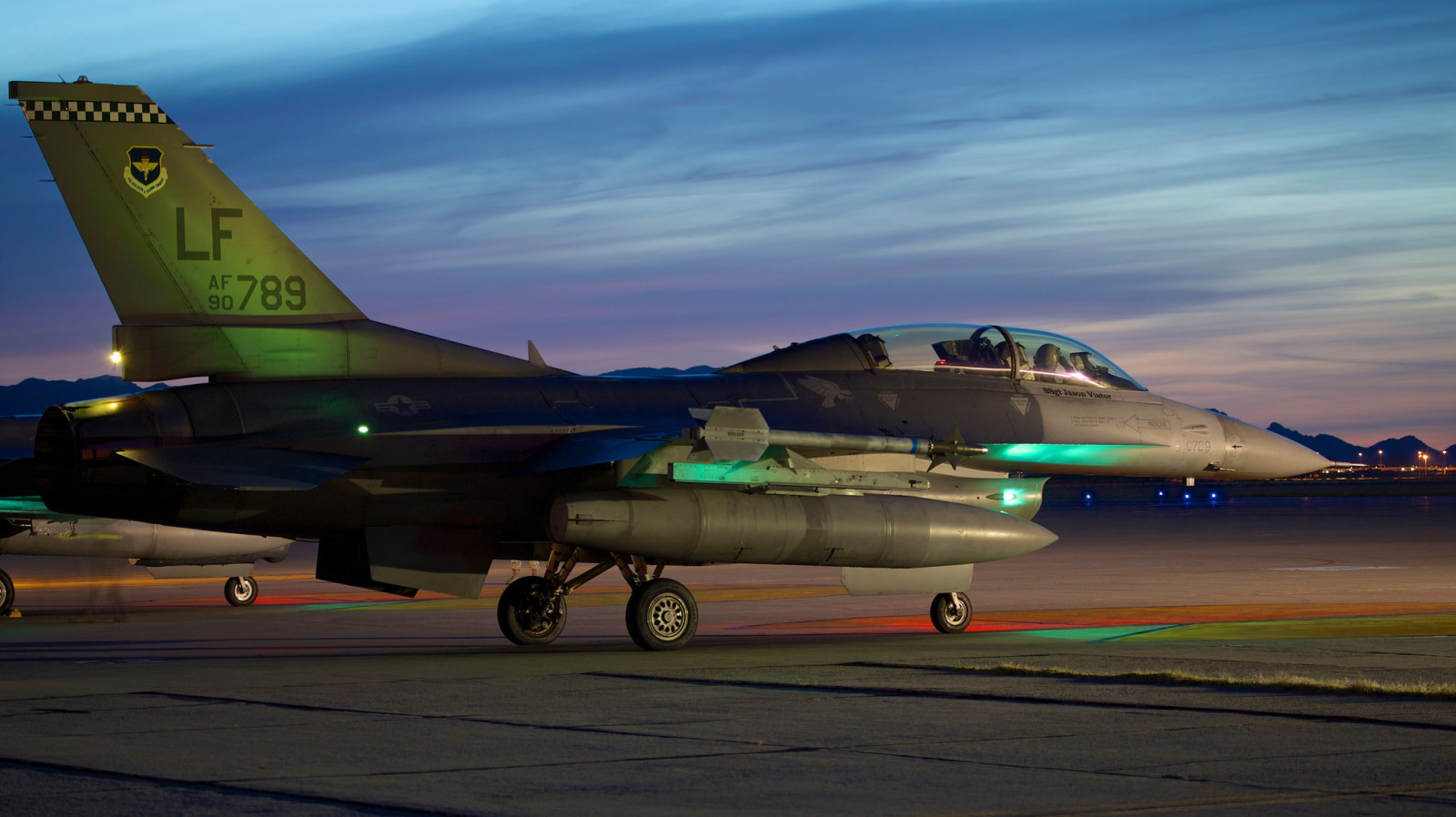 戦士, ファイティングファルコン, F-16C, 「ファイティングファルコン」