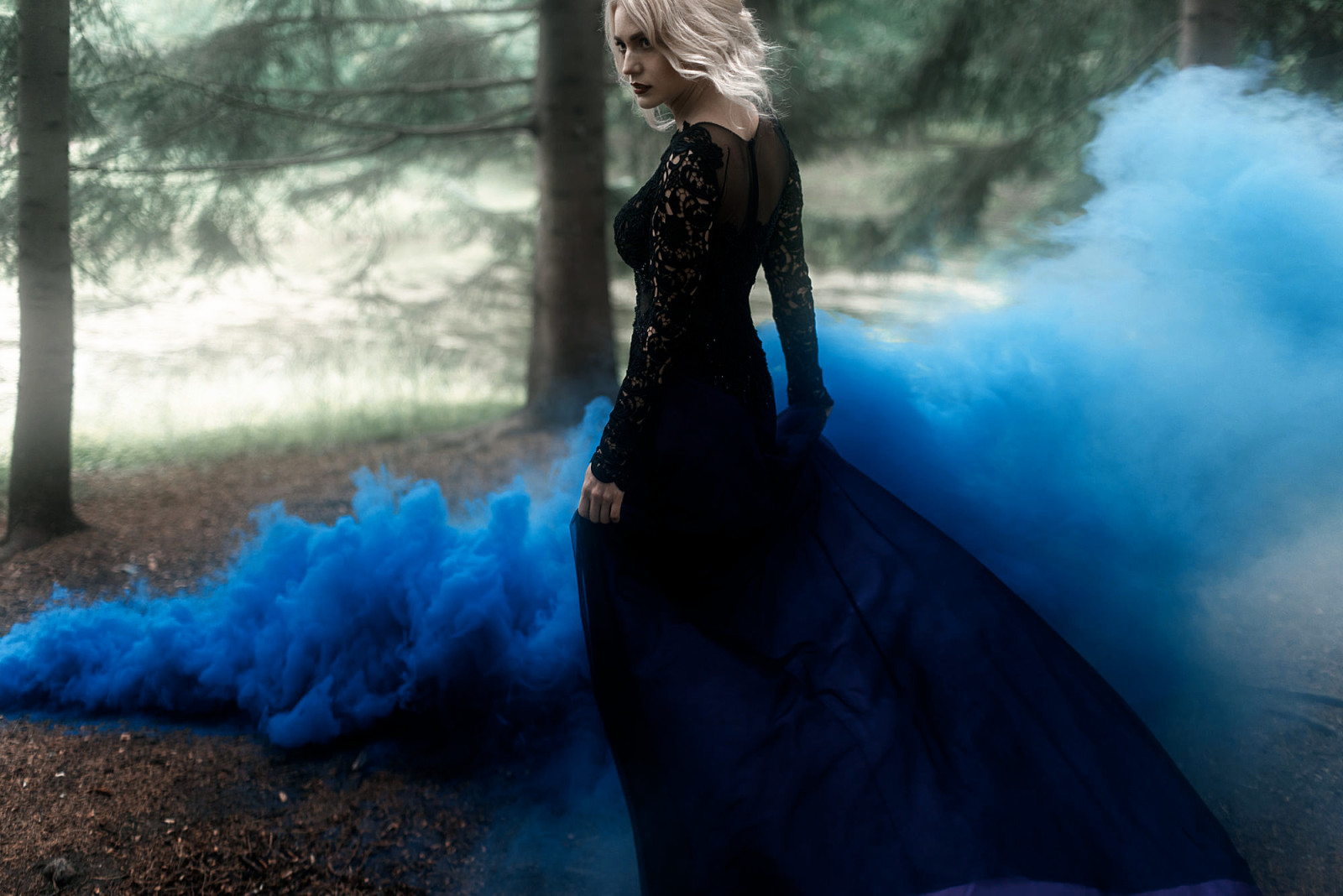 Черно голубое платье