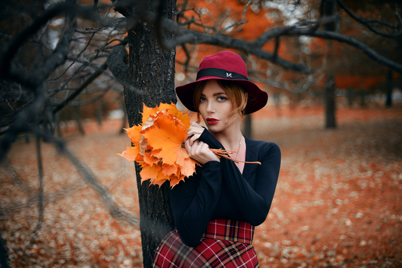 秋季, 女孩, 红色, 树木, 树叶, 花束, 帽子, 化妆