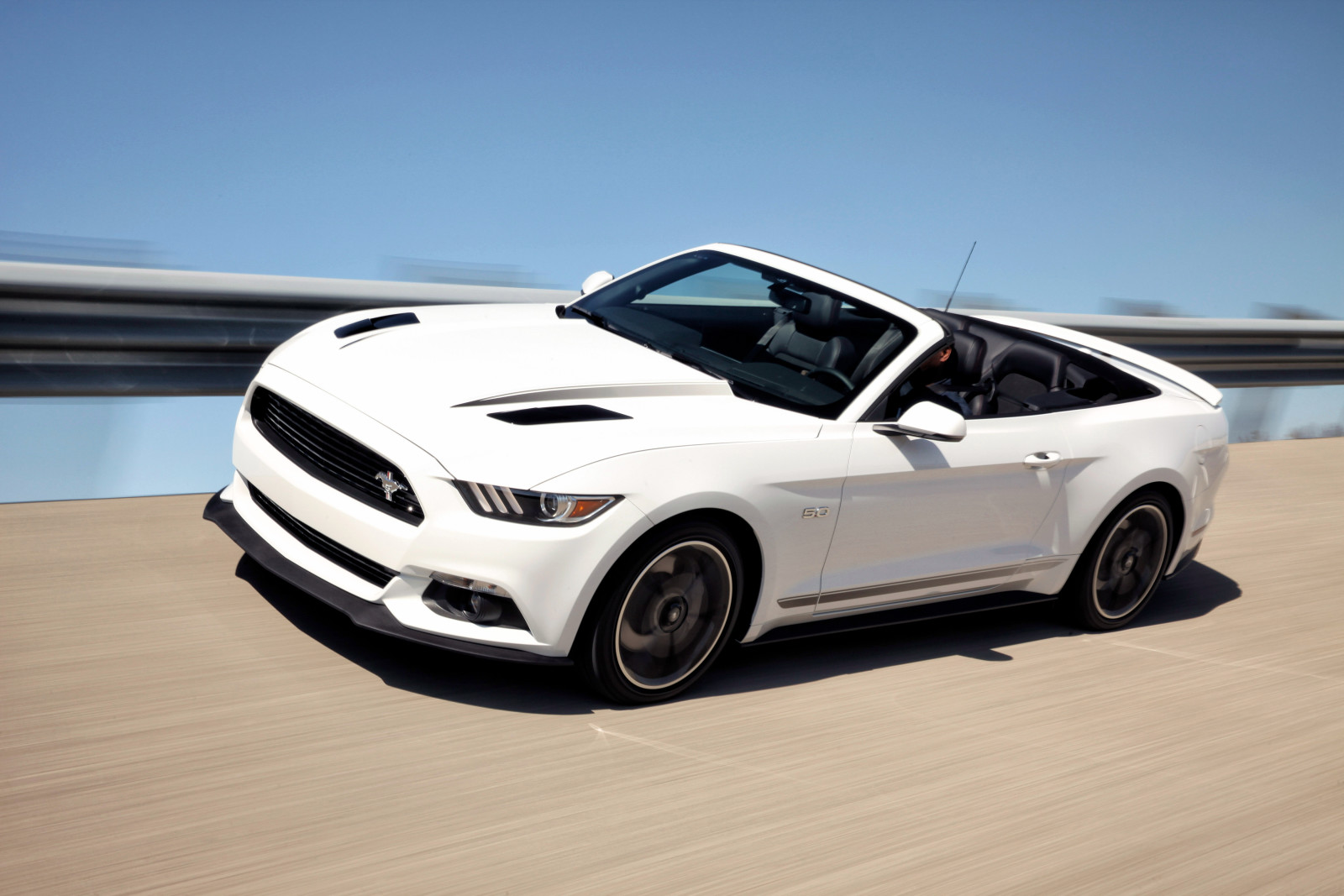 Mustang, Mengarungi, mobil atap terbuka, 2015