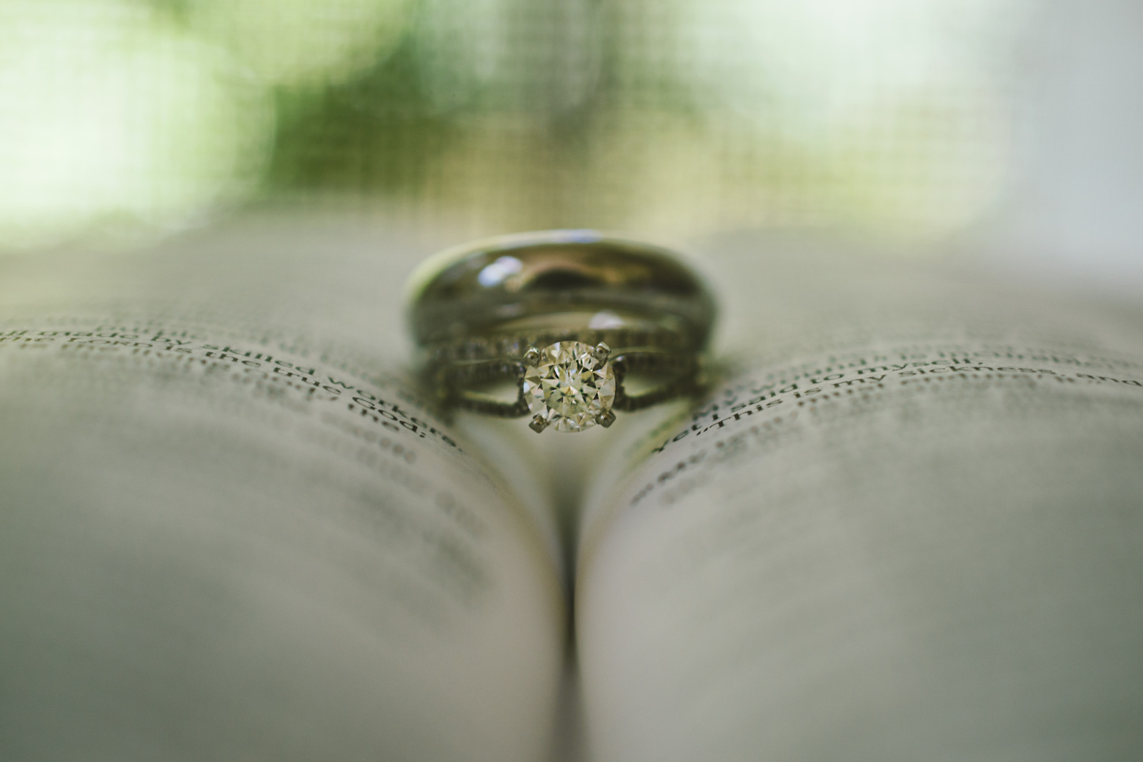 sách, cục đá, lễ cưới, nhẫn