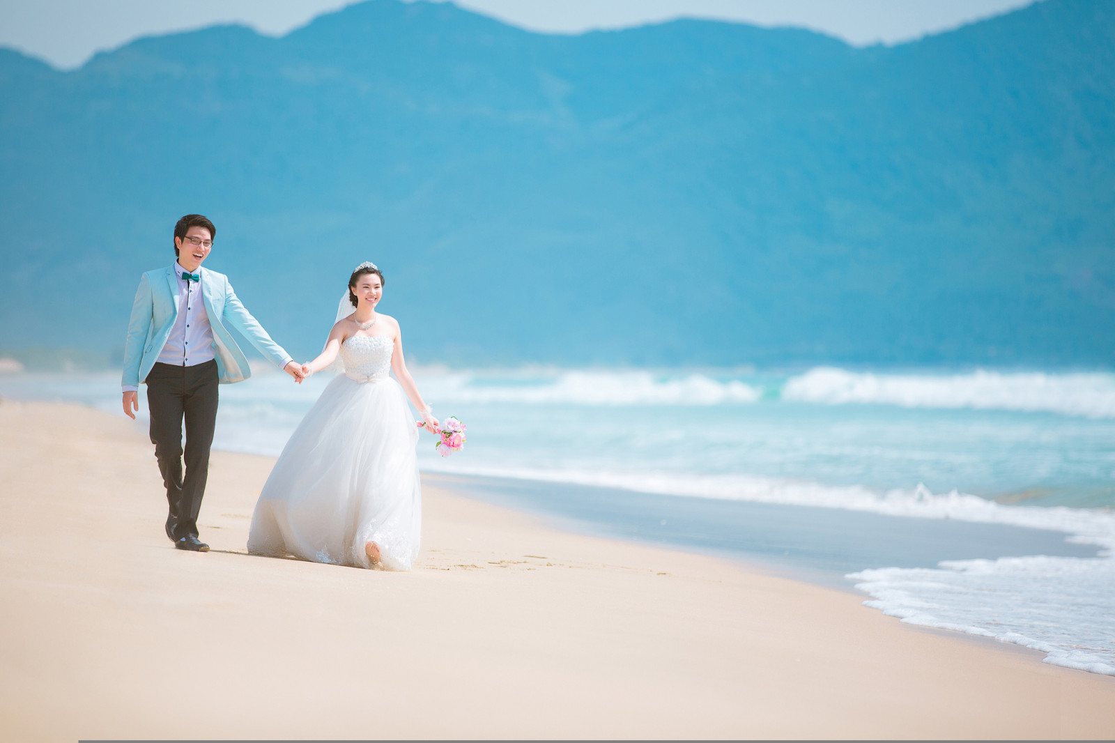海滩, 山脉, 花束, 对, 波, 婚礼, 新娘, 婚纱