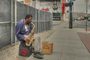 Mọi người, saxophone, đường phố