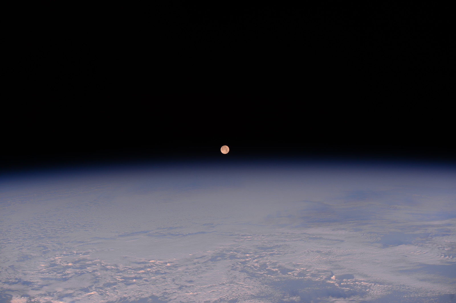Bulan, ruang, bumi