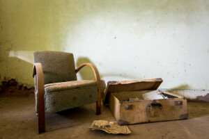 椅子, 报纸, 手提箱