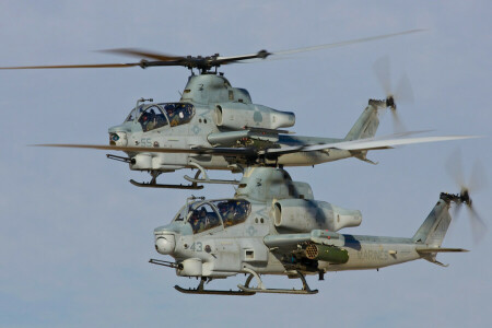 "독사 같은 사람", 벨 AH-1Z, 헬리콥터, 충격, 독사 같은 사람