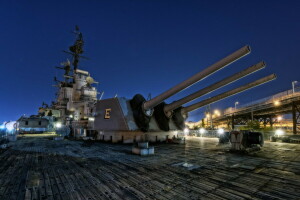夜, 輸送する, USSセーラム（CA 139）, 兵器
