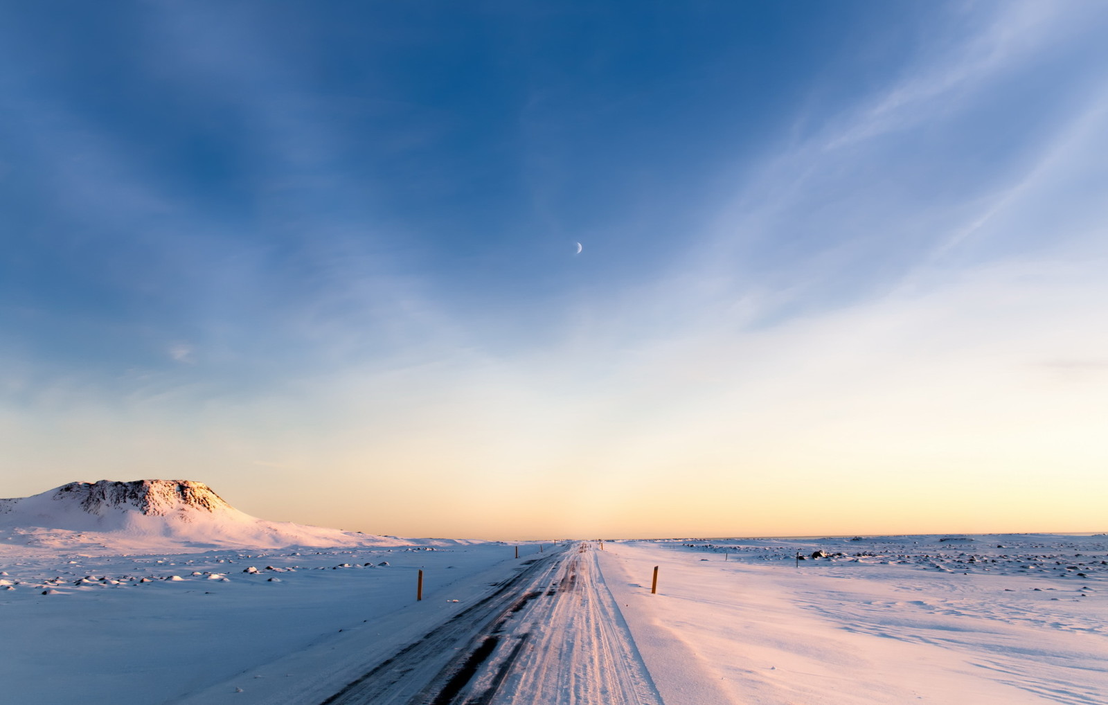 ท้องฟ้า, ฤดูหนาว, ถนน, ตอนเช้า, ดวงจันทร์, ประเทศไอซ์แลนด์
