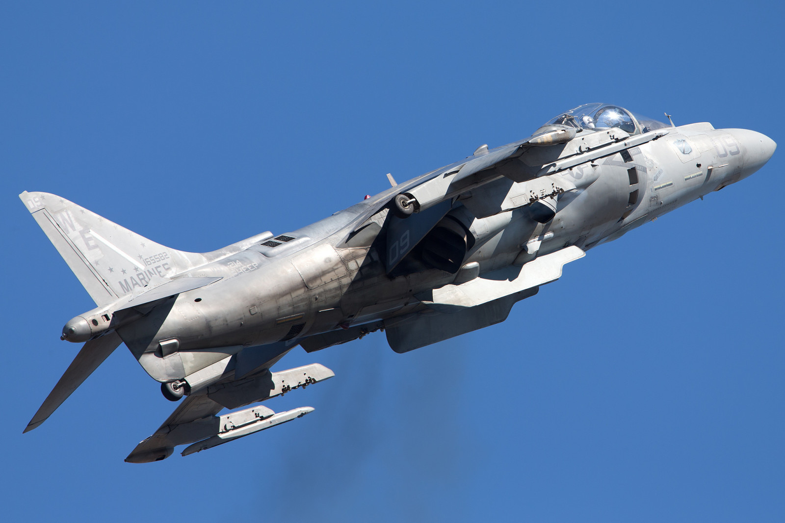 Menyerang, Harrier II, AV-8B, "Harrier" II