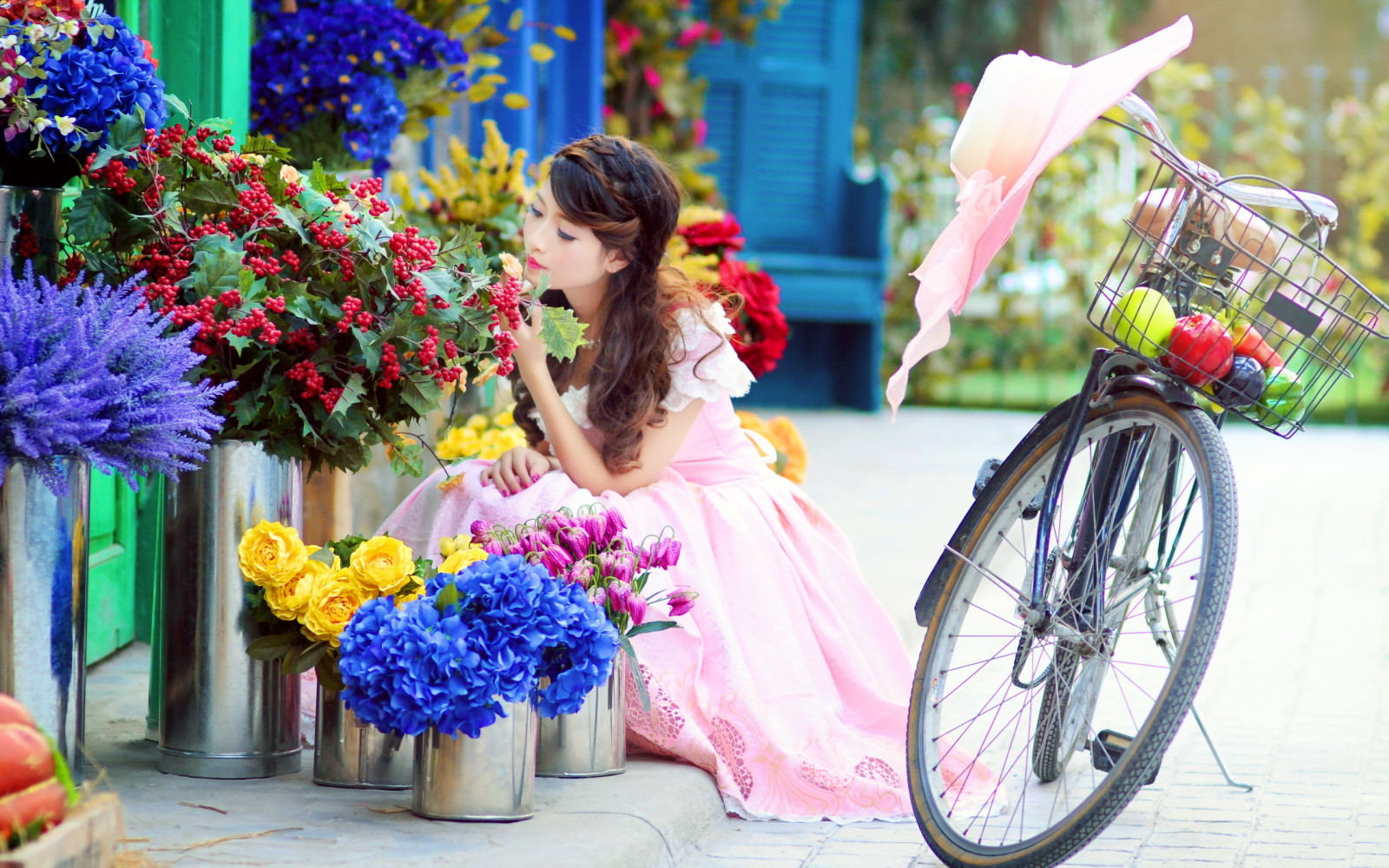 đường phố, con gái, những bông hoa, xe đạp