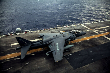 「ハリアー」II, 攻撃, AV-8B, デッキ, ハリアーII