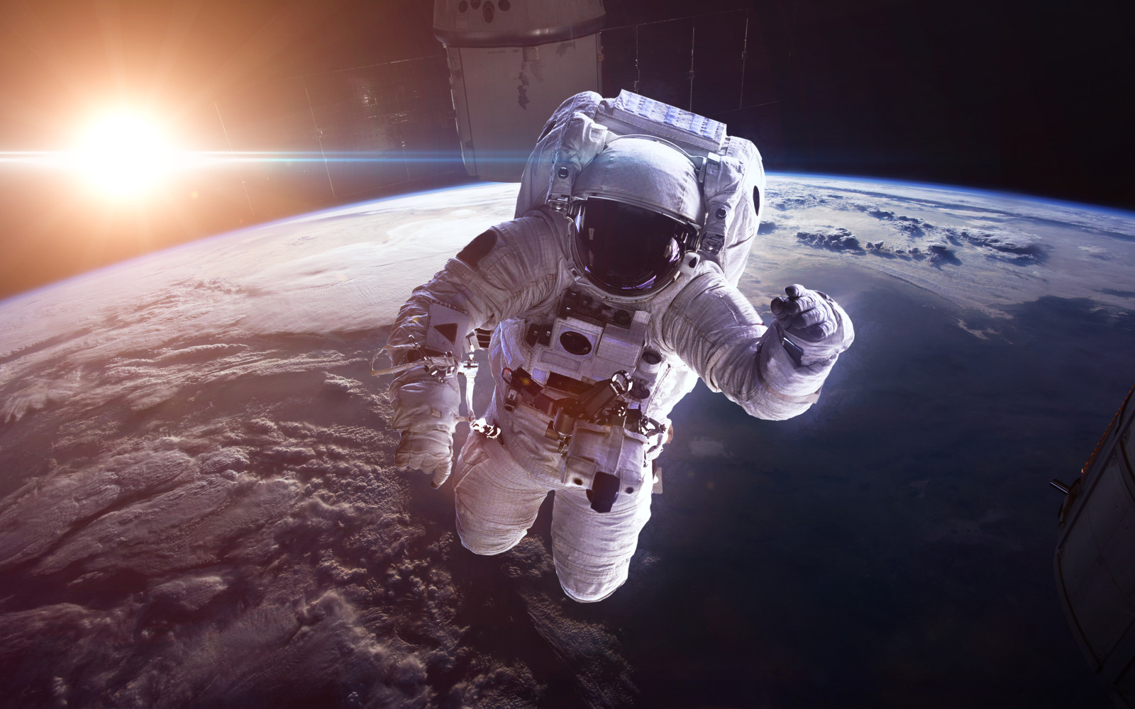 ruang, Astronot, Pakaian angkasawan