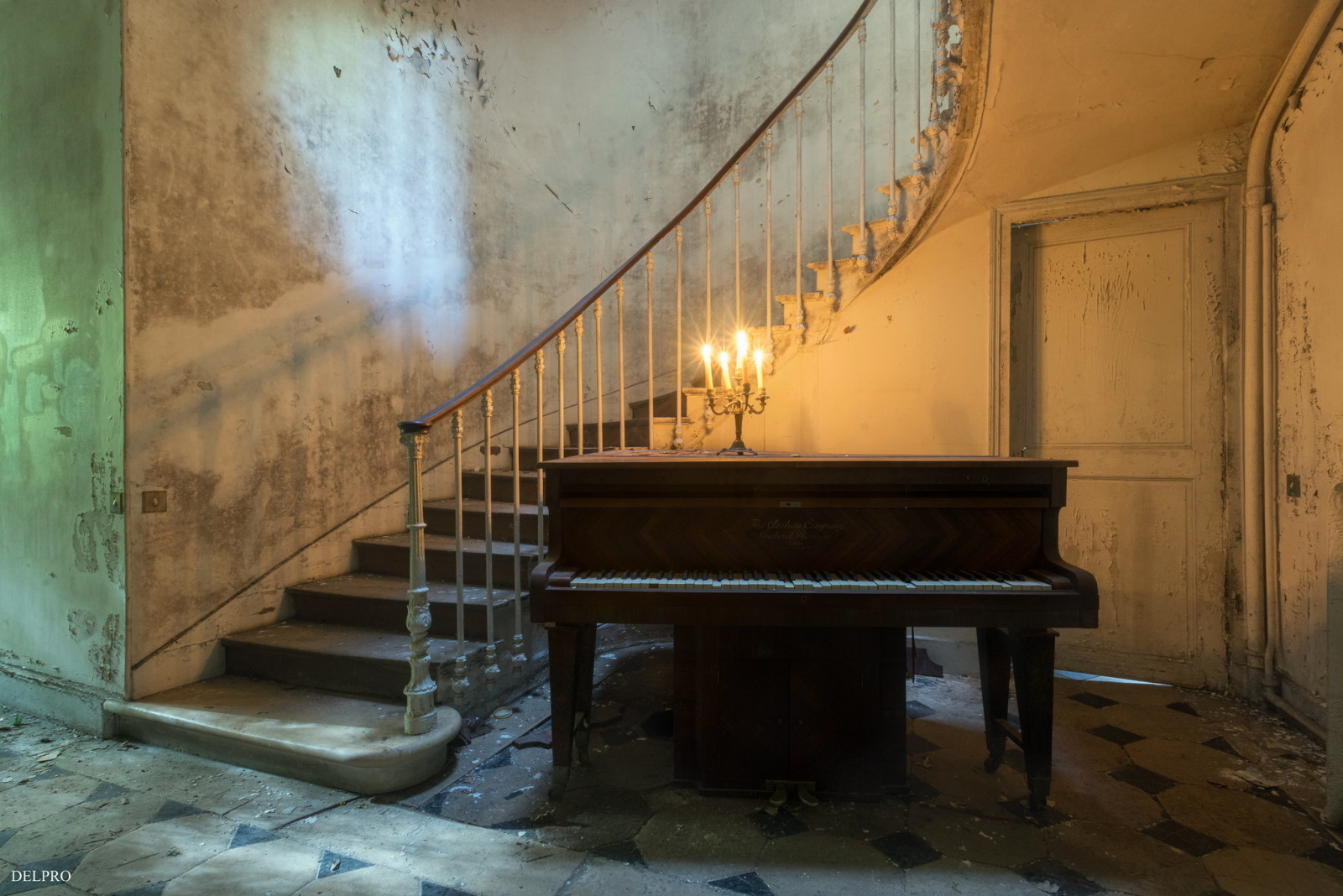 lilin, tangga, piano