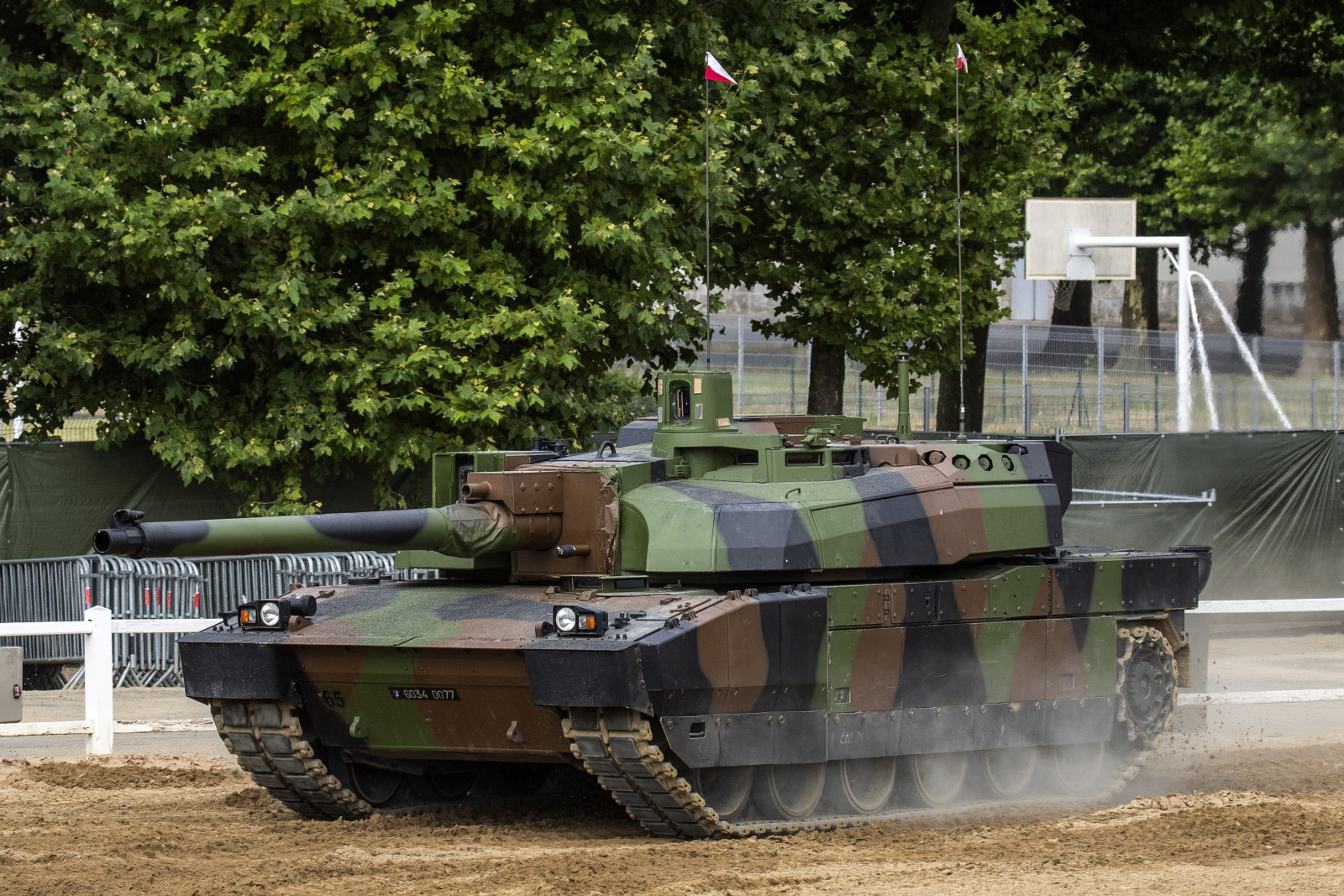 프랑스 국민, 탱크, 현대, 전투, 본관, 레 클레르 크