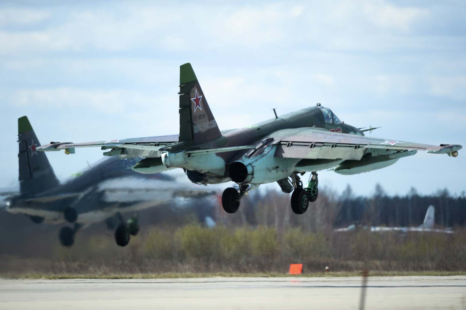 lapis baja, Su-25, Menyerang, di bawah kecepatan suara, "benteng"