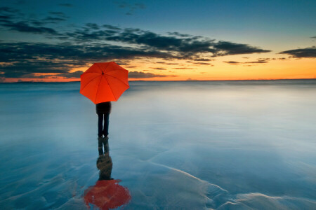 雲, 凍った海, 地平線, 人, 赤い傘, 日没, 傘