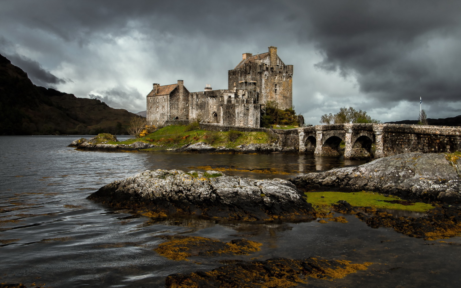 Arsitektur, Skotlandia, Kastil Donan Eilean