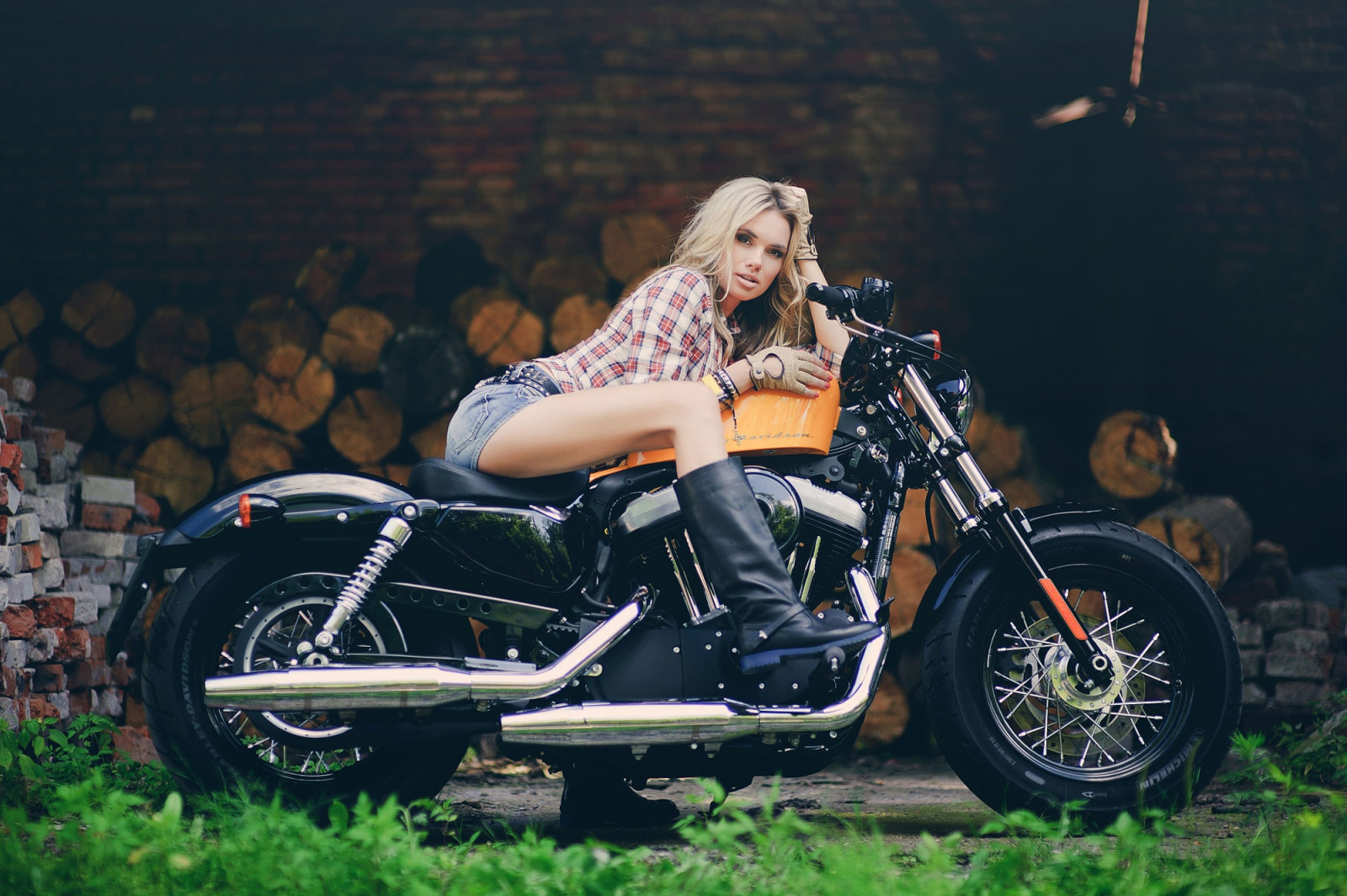 con gái, hình chụp, giày ống, xe đạp, Harley Davidson, Harley, Maxim Gurtovoy