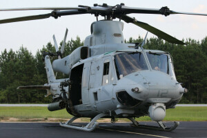 Chuông UH-1Y, máy bay trực thăng, Đa năng, Nọc độc